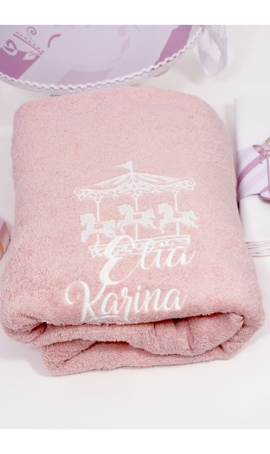 Trusou de botez elegant, brodat cu un carusel roz, Povestea Carusel 1
